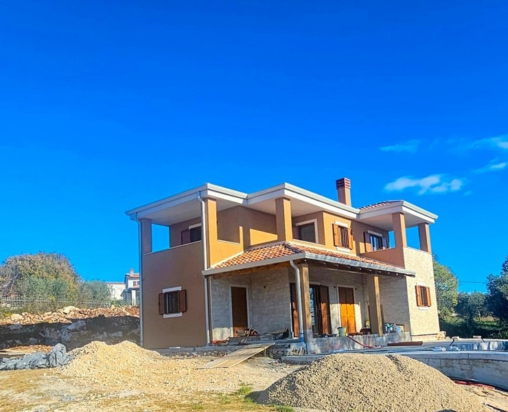 Krásná vila s bazénem a výhledem na moře - ve výstavbě