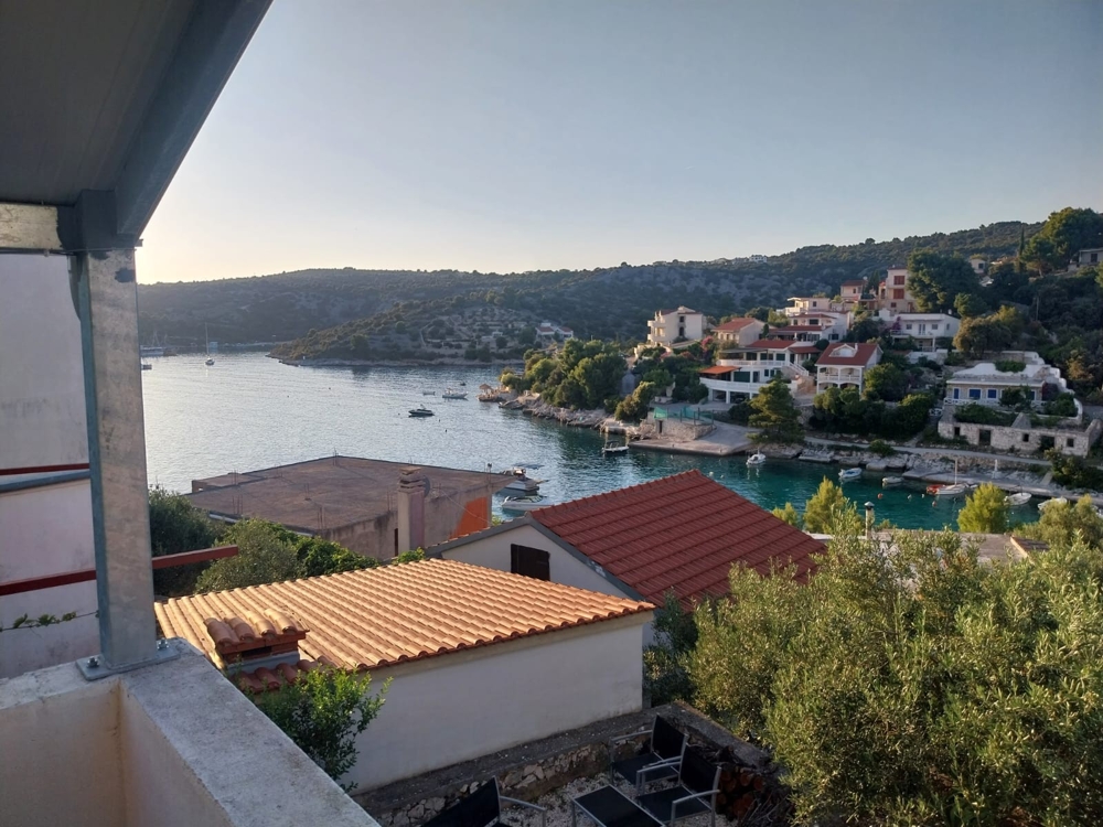 Nemovitost u moře poblíž Rogoznice v Chorvatsku - Panorama Scouting H3631.