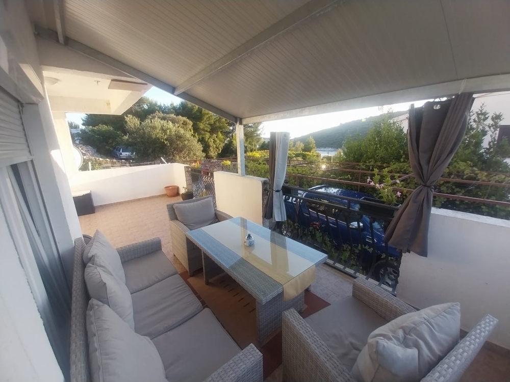 Krytá terasa objektu H3631 v Rogoznici, Chorvatsko - Panorama Scouting.