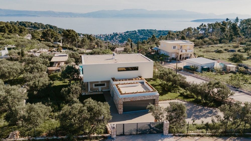 Moderní vila na Šoltě s výhledem na moře a velkým pozemkem