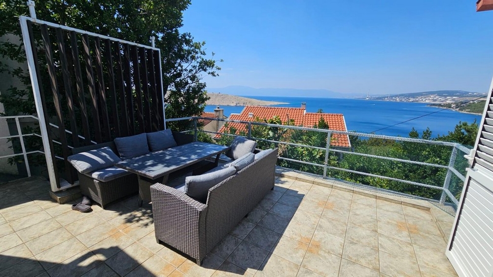 Výhled na moře z nemovitosti H3658 v Chorvatsku poblíž Kraljevica, Crikvenica region.
