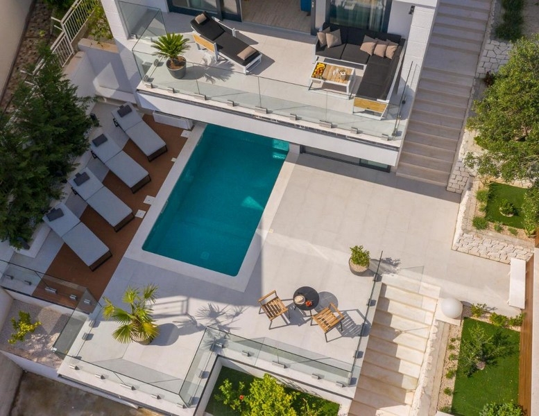 Prodám luxusní vilu s bazénem v Chorvatsku - Panorama Scouting H3662.