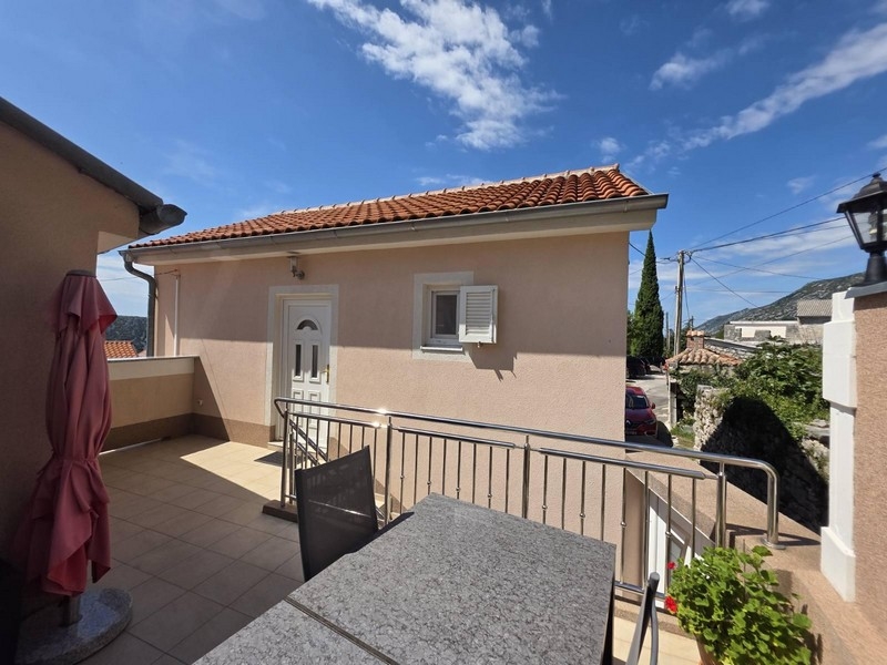 Dům na prodej v klidné lokalitě nedaleko Crikvenice ve městě Grizane.