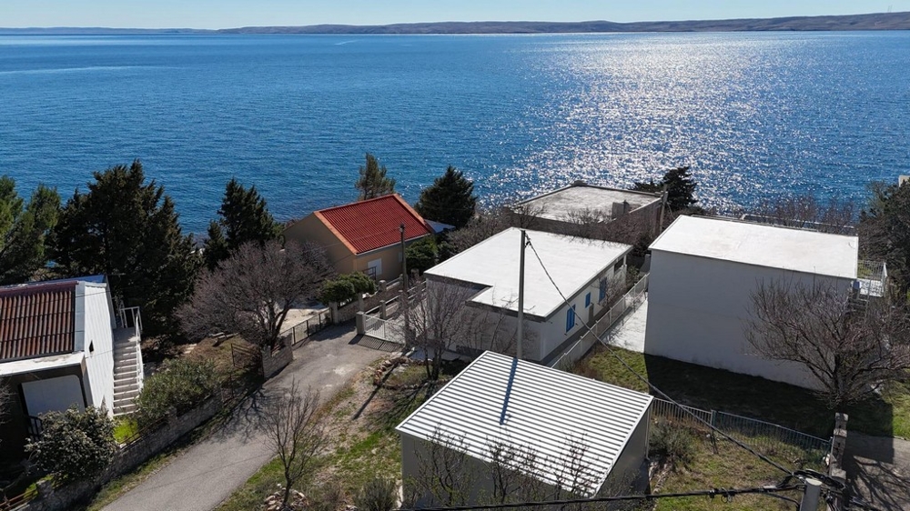 Dům v první řadě k moři v Lukovo Sugarje