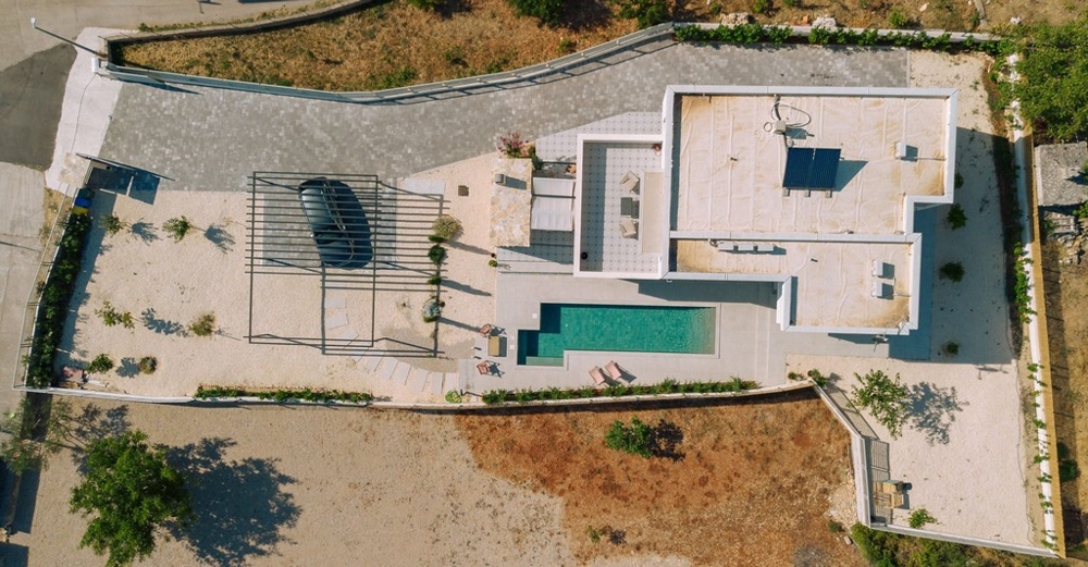 Pohled z ptačí perspektivy na nemovitost H3720 v Dalmácii.