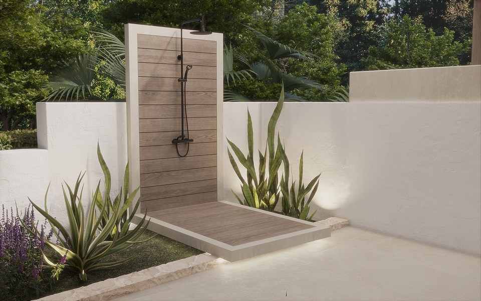 Venkovní sprcha objektu H3723 v Chorvatsku.