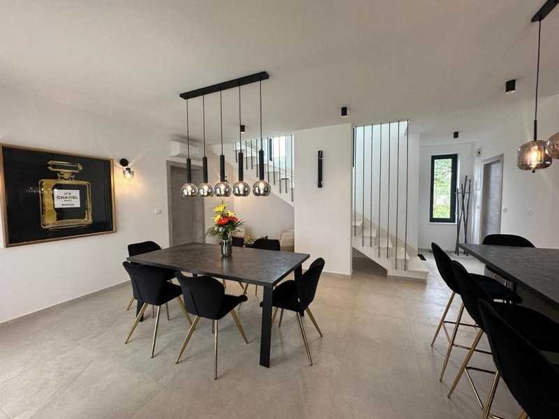 Jídelna nemovitosti H3745 v Chorvatsku - Panorama Scouting.