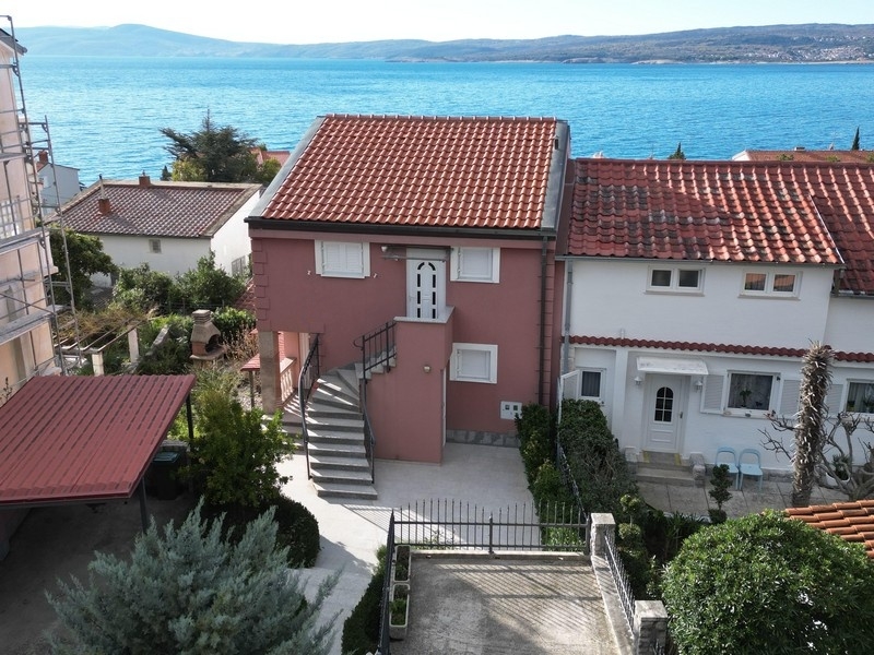 Dvojdomek s výhledem na moře na prodej v Crikvenici.