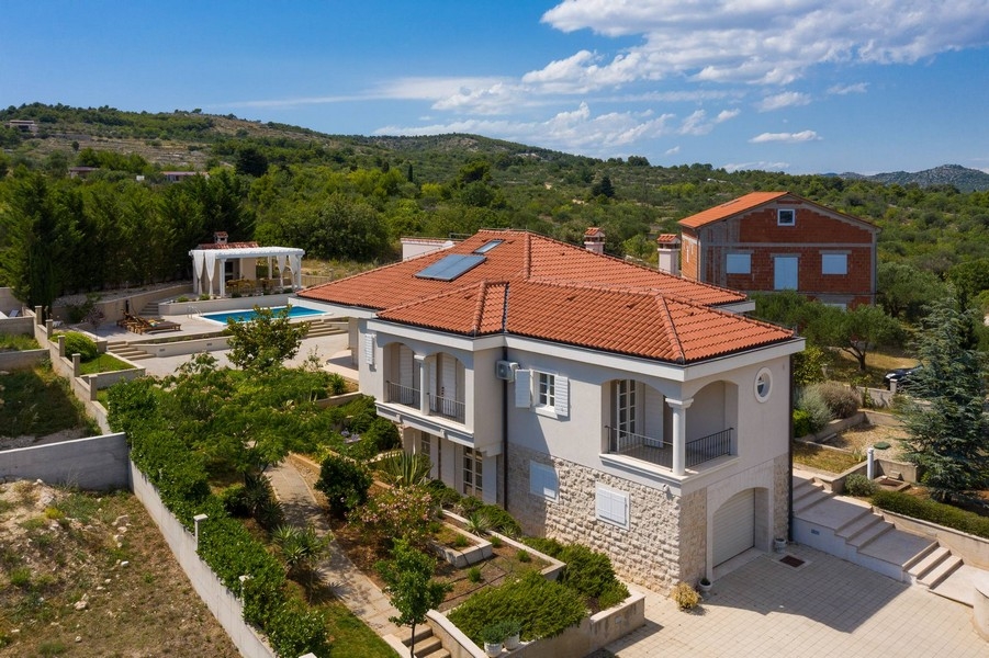 Luxusní vila s výhledem na moře na prodej v Vodice, Dalmácie - Panorama Scouting.