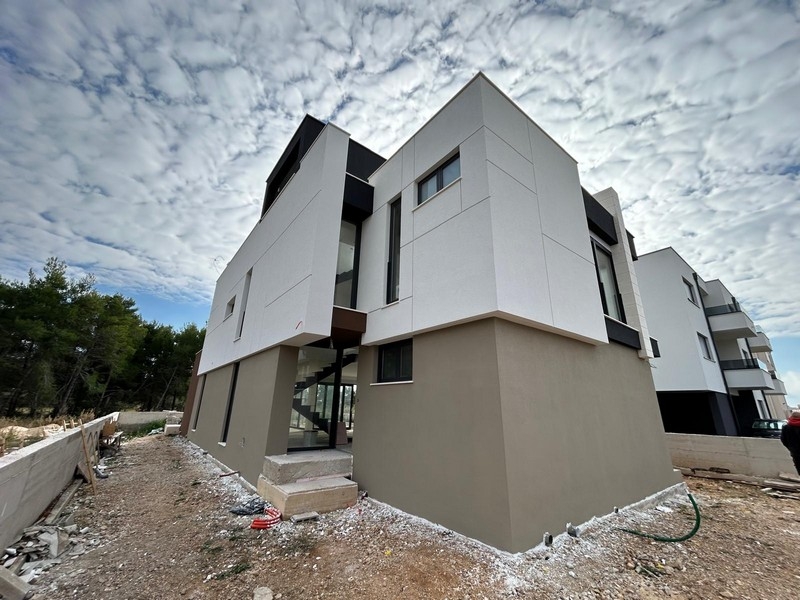 Moderní novostavba u moře na prodej v Chorvatsku.