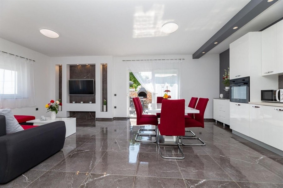 Otevřený obývací prostor s kuchyní