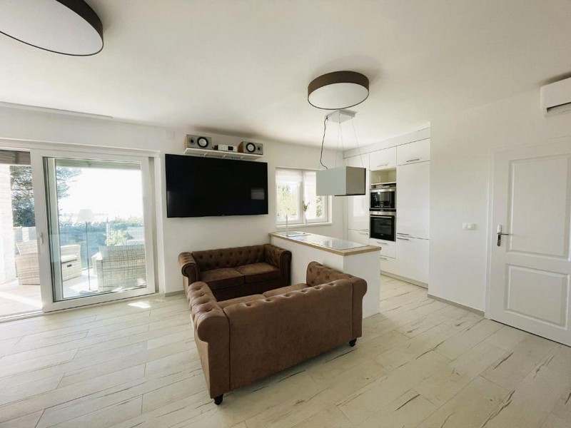 Jídelna s výhledem na moře