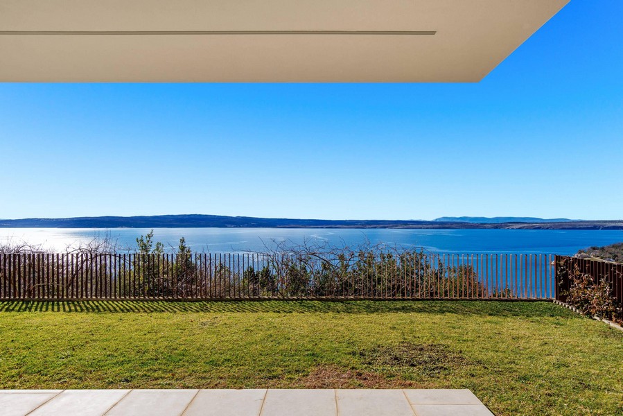 Zahrada s nerušeným výhledem na Jaderské moře