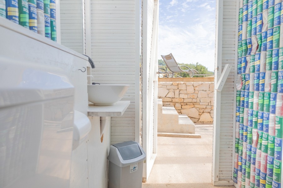 Koupelna se vstupem na venkovní terasu