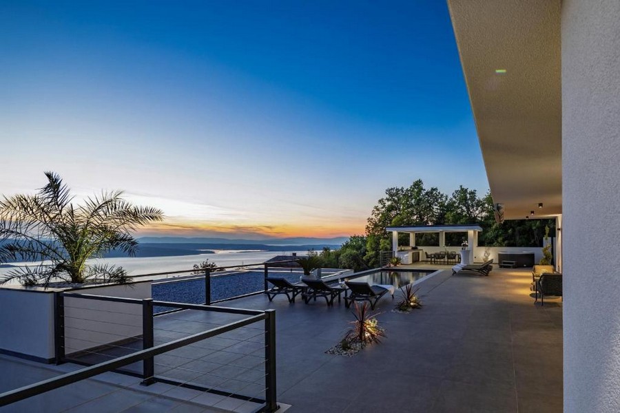 Vila s bazénem a výhledem na moře v Crikvenici v Dalmácii