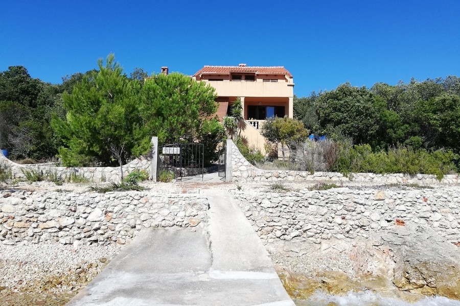 Kupte si dům přímo u moře v Chorvatsku.