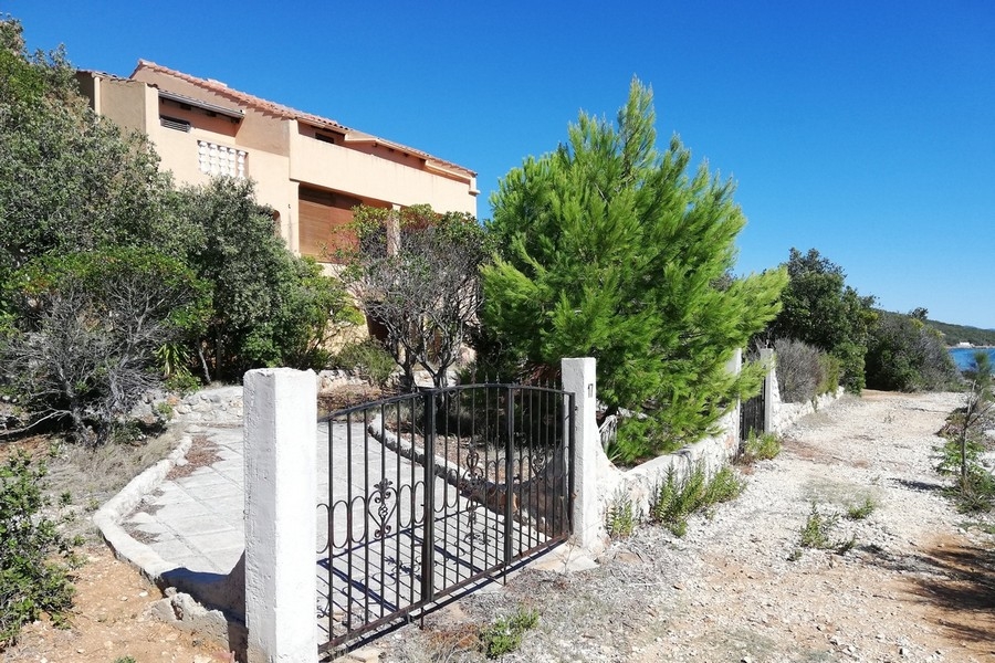 Dům u moře na ostrově v souostroví Zadar