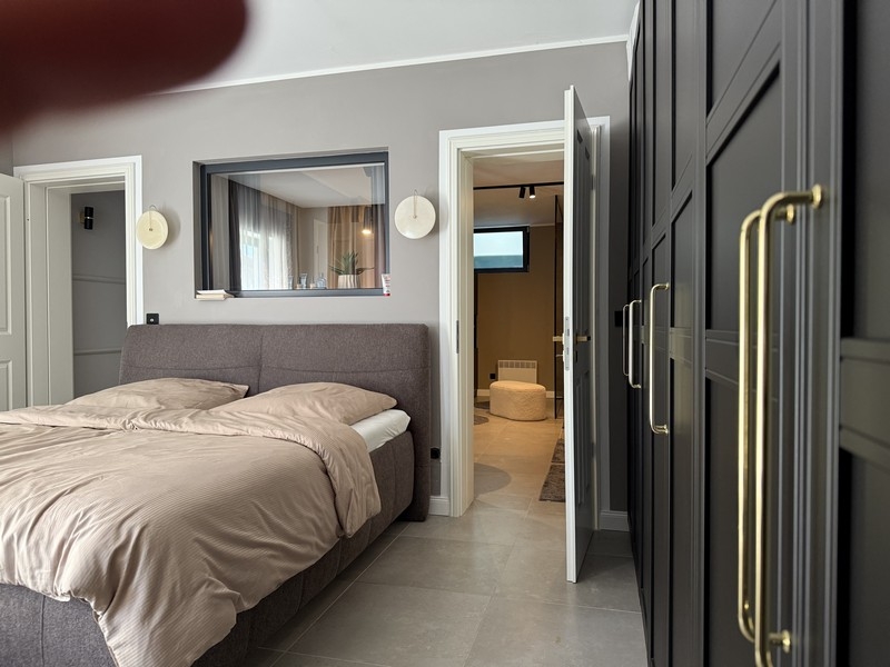 Ložnice se vstupem do koupelny