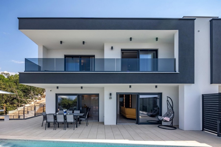 Nový dvojdům s bazénem na prodej v Rijece, Chorvatsko