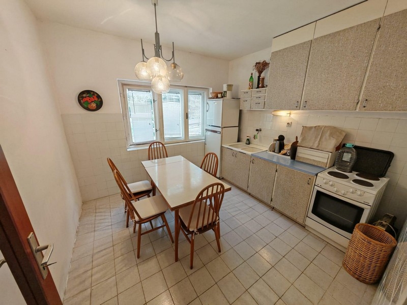 Kuchyň s jídelním koutem