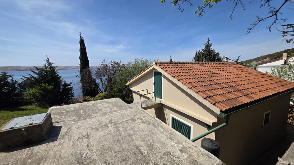 Prázdninový dům s výhledem na moře a střešní terasou