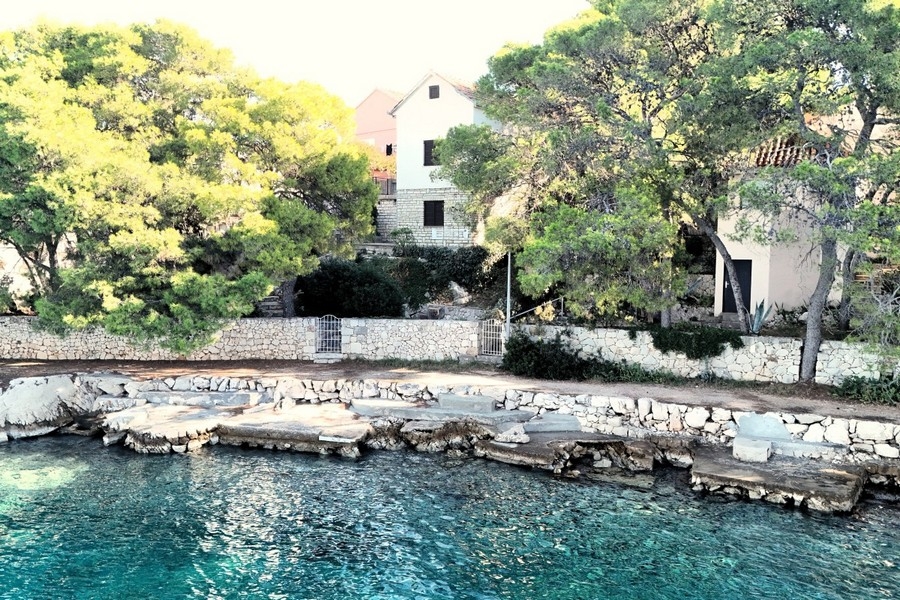 Objekt H3907 přímo u moře v Chorvatsku.