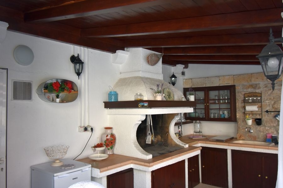 Venkovní kuchyně s grilem