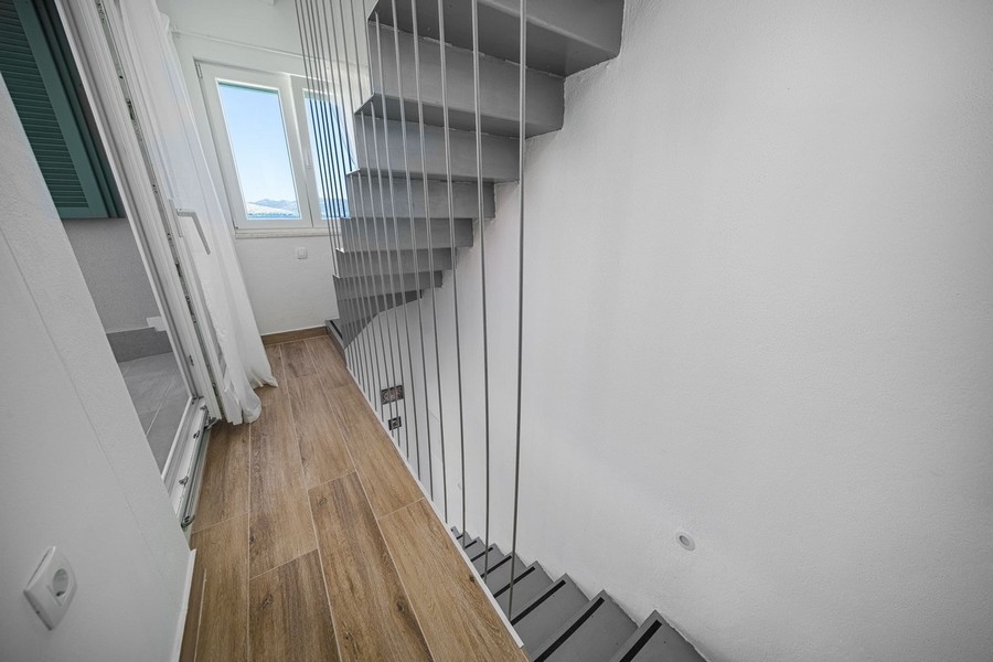 Schodiště v domě s moderním designem