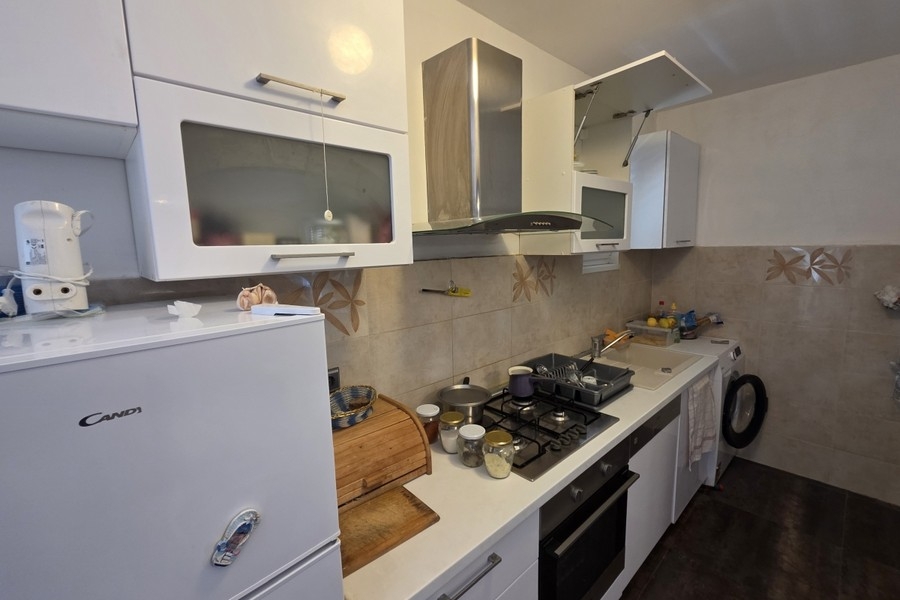 Kuchyňská linka s vestavěnými spotřebiči