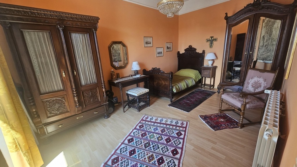 Tradičně zařízená ložnice