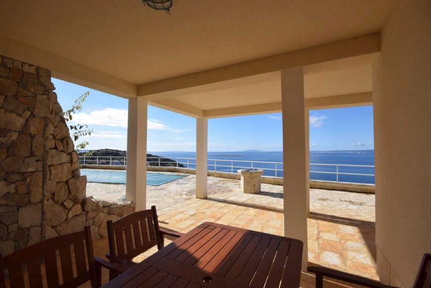 Nemovitosti Chorvatsko - Pohled z obývacího pokoje vily H397