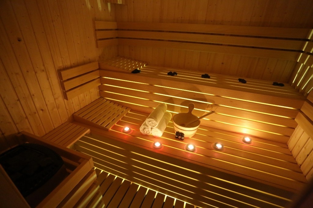 Venkovní osvětlení ve večerních hodinách.