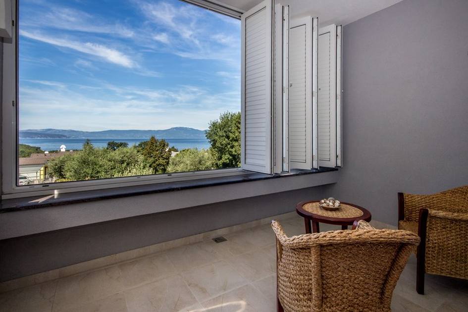 Výhled na moře z téměř všech pokojů v objektu H528 na Krku.