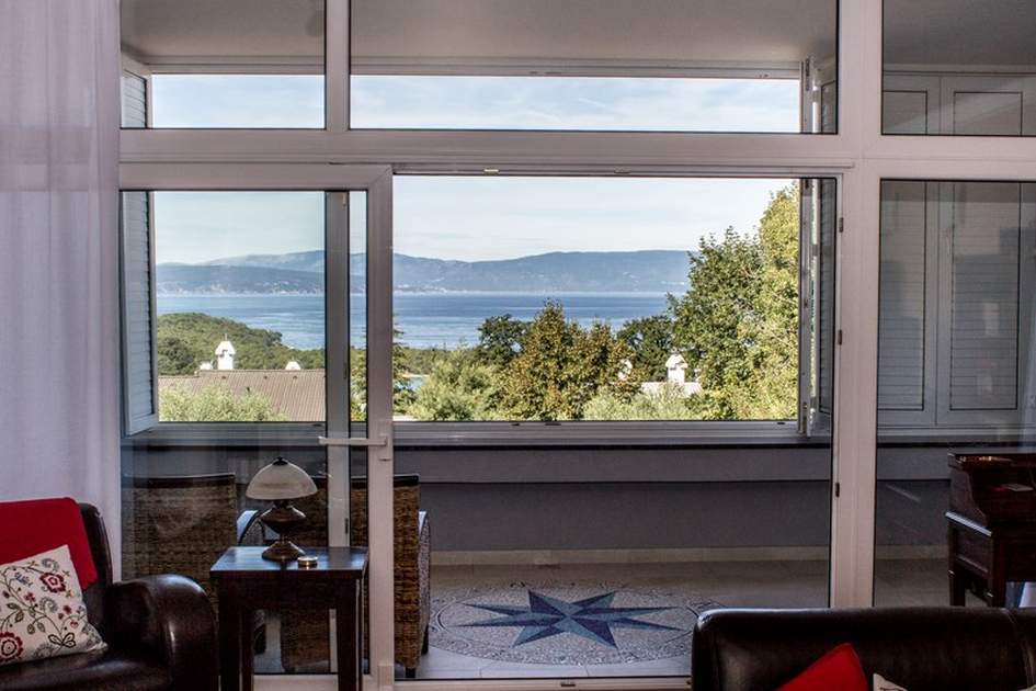 Panoramatický výhled na moře z balkonu/terasy - H528 - Panorama Scouting - Chorvatsko Real Estate.