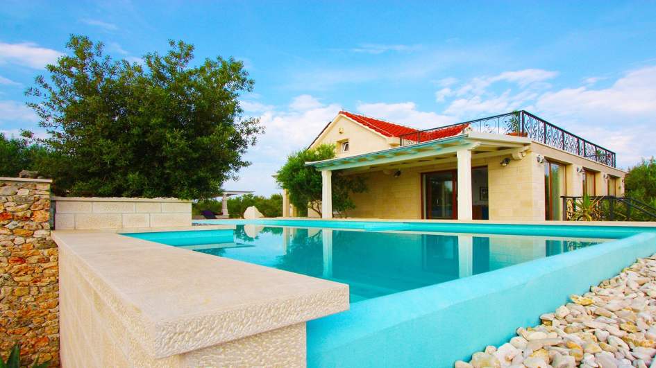 Vila v Chorvatsku na ostrově Brač na prodej - Panorama Scouting.