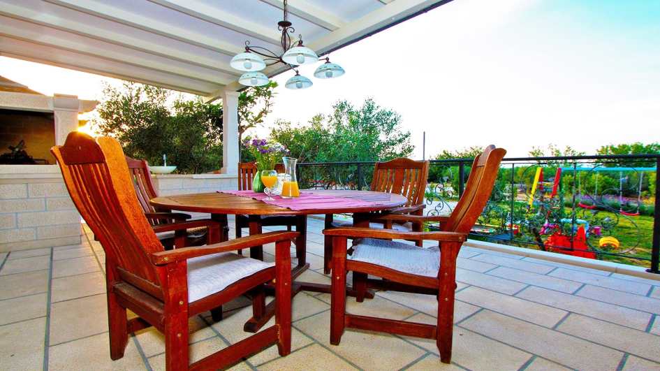 Výhled na terasu vily H622.