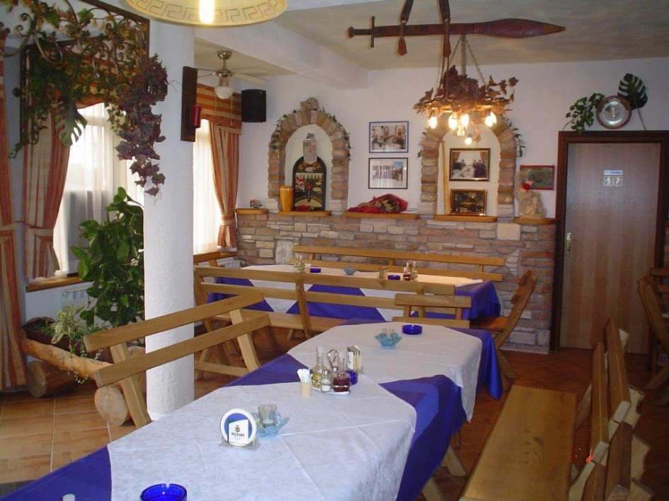 Jídelna hotelového penzionu na Istrii, která je na prodej.