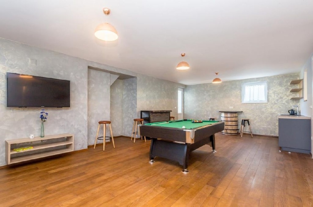 Prodám kamenný dům s velkým pozemkem v klidné lokalitě na ostrově Krk v Chorvatsku.