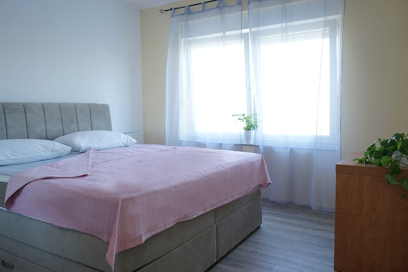 Vila (novostavba) s bazénem a výhledem na moře v Dalmácii na prodej