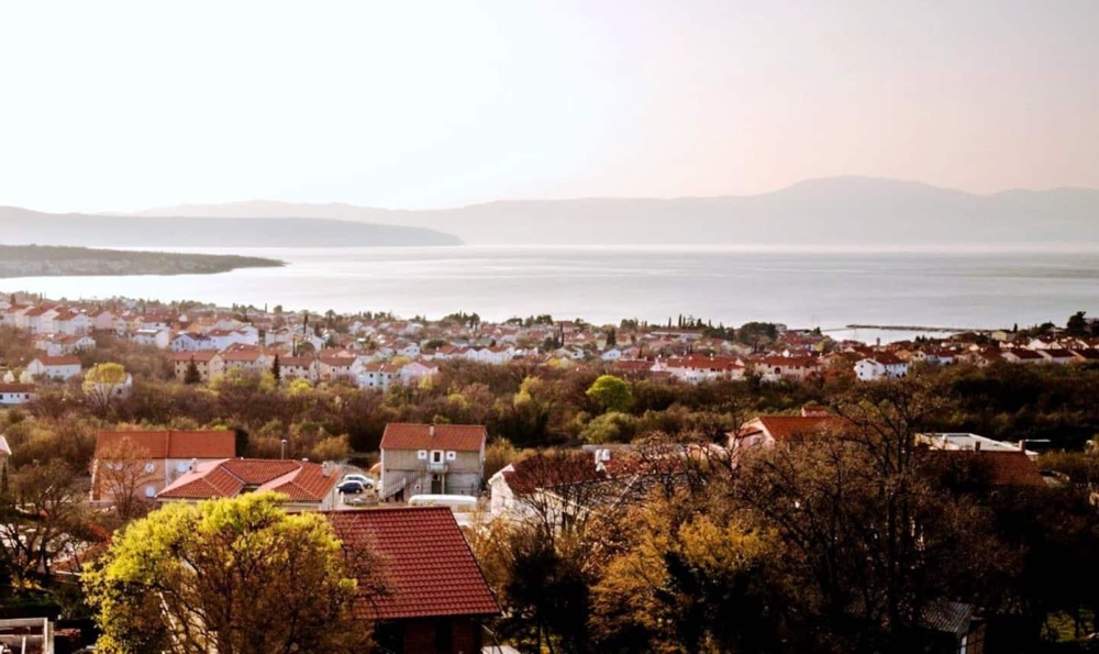 Středomořský kamenný dům s bazénem v Chorvatsku na prodej.